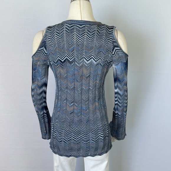 WHBM Blue Zigzag Open Shoulder Sweater X Small - Picture 9 of 10